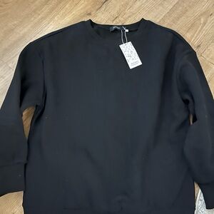 Black crew neck sweatshirt